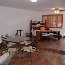 Panama Vacation Quarters — - Unit dining area