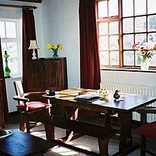 Connemara Country Cottages — - Boffin Cottage Living Area