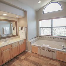 Still Waters Vacation Resort — Bathroom