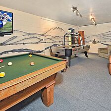 Laurel Point Resort — Clubhouse