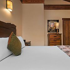 Disney's Saratoga Springs Resort & Spa — Sample Treehouse Villas Bedroom