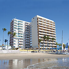 Las Flores Beach Resort — Exterior