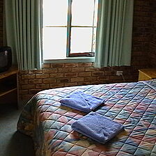 Kyneton Bushland Resort — - Unit Bedroom