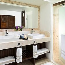 Azul Beach Resort Riveira Cancun — Sample Bathroom