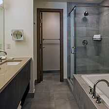 Grand Colorado on Peak 8 &mdash; Residence Bathroom