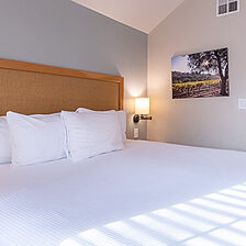 RiverPointe at Napa Valley — Sample bedroom