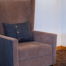 Red Wolf Lakeside Lodge &mdash; Sample Living Area