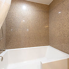 Capistrano Surfside Inn — Sample Bathroom
