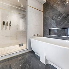 Elara by Hilton Grand Vacations — Two-Bedroom Entertainment Plus Suite Bathroom (Hilton Club)