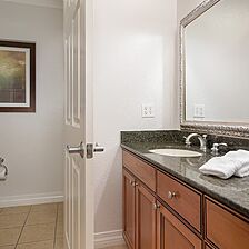Club Wyndham Reunion — Sample Bathroom