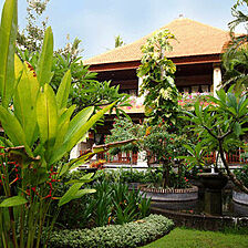 Bali Tropic Resort & Spa — : Royal Bungalow Exterior