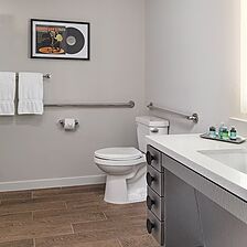 WorldMark Austin — Sample Bathroom
