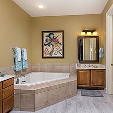 Club Wyndham Nashville — Sample Bathroom With Whirlpool Tub