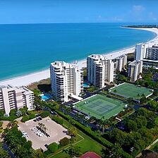 Marriott's Crystal Shores — Resort Grounds Coast View