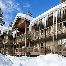 Club Wyndham South Shore — Exterior In Winter
