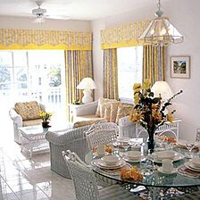 Sandyport Beaches Resort — Dining/living area