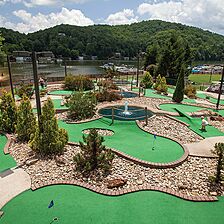 Club Wyndham Resort at Fairfield Mountains — Minigolf