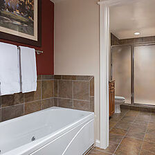 Club Wyndham Steamboat Springs — Sample bathroom