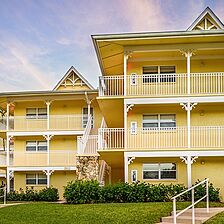 Hilton Vacation Club Charter Club Naples Bay — Exterior
