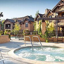 Club at Big Bear Lake — Outdoor whirlpool tub