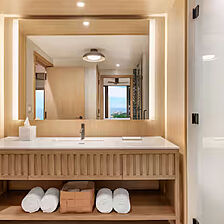 Hilton Club Ka Haku Honolulu — Sample bathroom