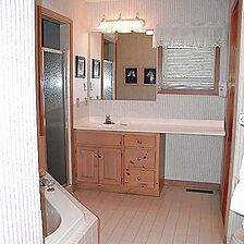 The Village at Izatys &mdash; - Unit Master Bath