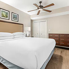 Hilton Grand Vacations at Anderson Ocean Club — Sample bedroom