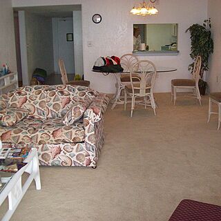 Club Regency at Regency Towers — Large unit living area