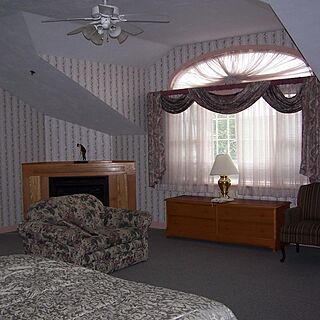 Eastern Slope Inn &mdash; fireplace