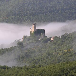 Borgo di Vagli — View of castle from resort