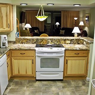 Club Regency at Regency Towers — See the ocean from kitchen
