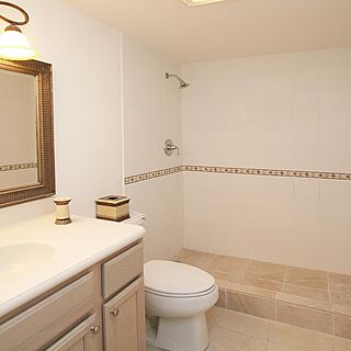 Blue Water Resort at Cable Beach — Bathroom