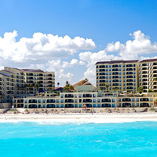 The Royal Mayan — Exterior