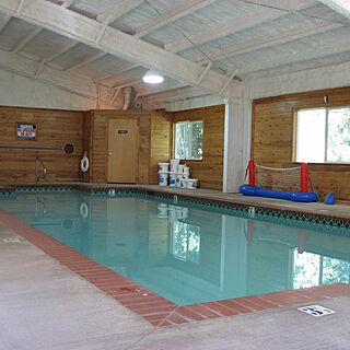 Glacier Wilderness Resort — Indoor Pool