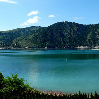 Wapato Point — Stunning View!