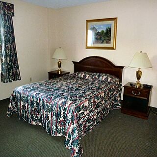 Split Rock Resort — 2 bedroom unit - Master bedroom