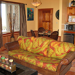 Captain Morgan's Vacation Beach Club — Sample unit living and dining area