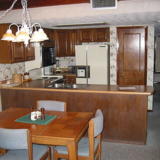 Royal Holiday Beach Resort — - kitchen/dining room