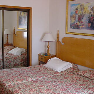 Carlton Palms — - Unit Bedroom