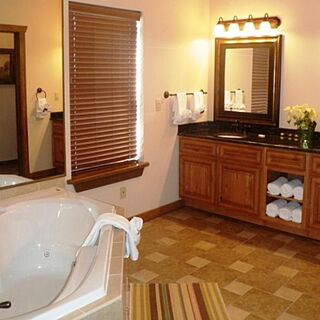 The Lodges at The Great Smoky Mountains — Bathroom