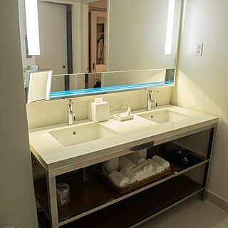 Renaissance Wind Creek Aruba - Marina Tower — Sample unit bathroom