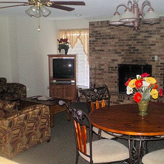 East Pines at Alpine Bay — Living Area