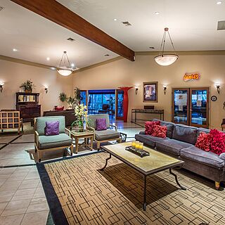 San Clemente Inn — Lobby
