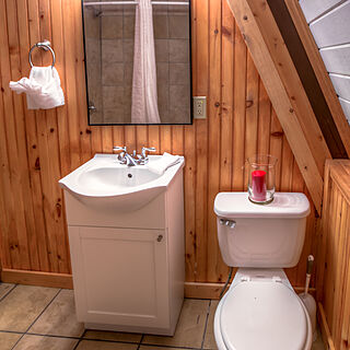 Club Chalet of Gatlinburg — - 4A Bathroom