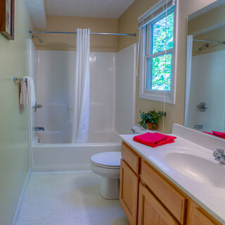 Club Chalet of Gatlinburg — - 16A Bathroom