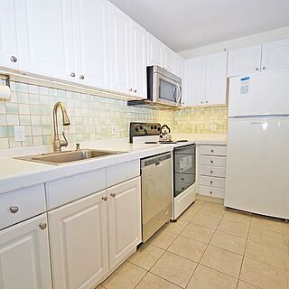 Valley Isle — Kitchen