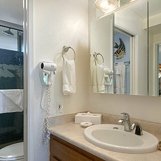Royal Kahana Maui by Outrigger — Bathroom