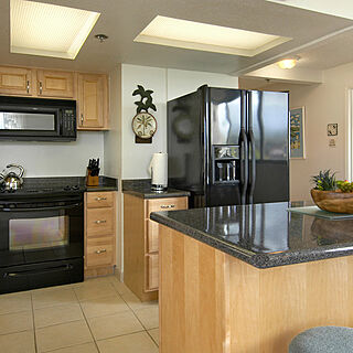 Royal Kahana Maui by Outrigger — Kitchen