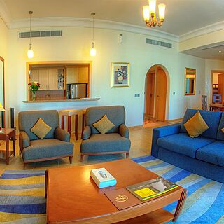 The Royal Club at Palm-Jumeirah — Living Area