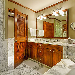 The Ritz-Carlton Club, Aspen Highlands — Sample Bathroom